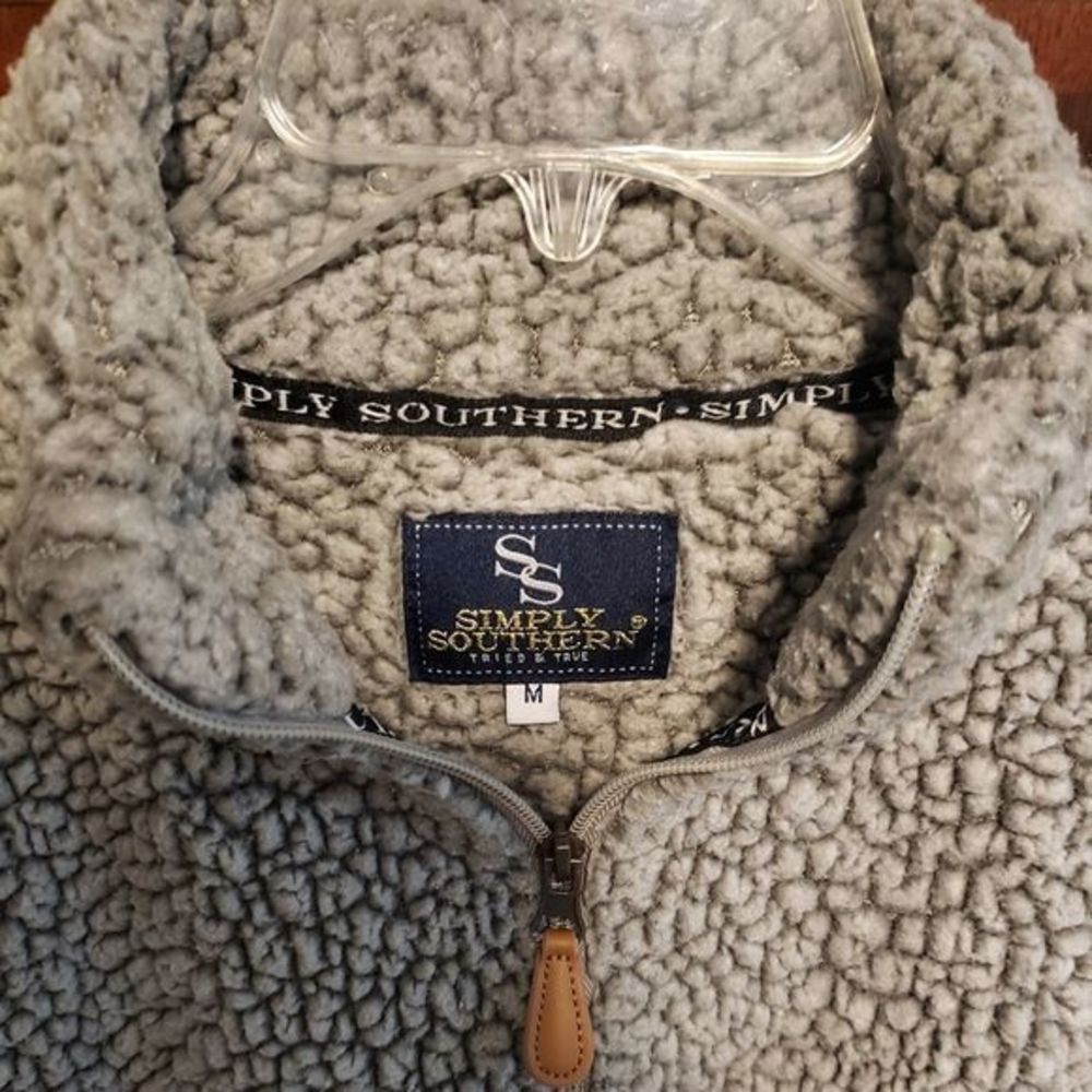 Women's Simply Southern Sherpa Pull-over Size Medium - Picture 3 of 4